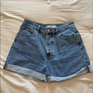Stradivarius short